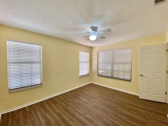 Building Photo - Charming 4BR Home in Haile Plantation with...