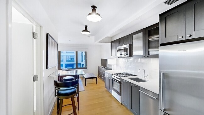 Interior Photo - 180 Franklin