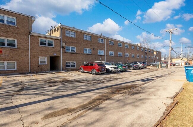 Building Photo - 6419 S Oak Park Ave