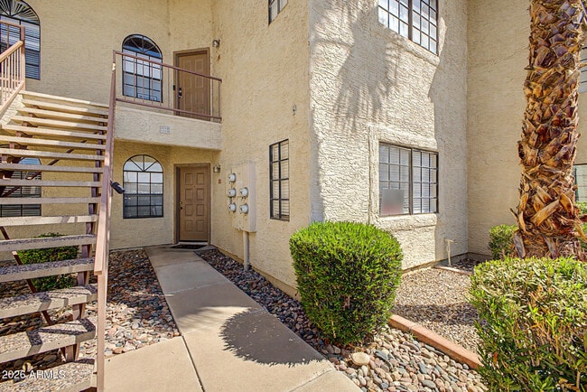 Building Photo - 930 N Mesa Dr