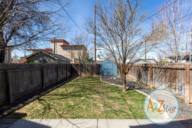 Building Photo - Cozy North End 33rd Street Bungalow!