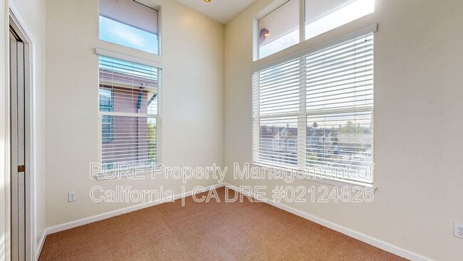 Building Photo - 950 Campoy St
