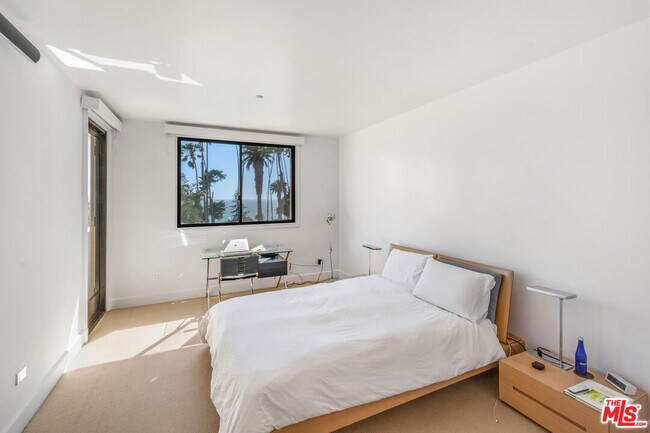 Building Photo - 701 Ocean Ave