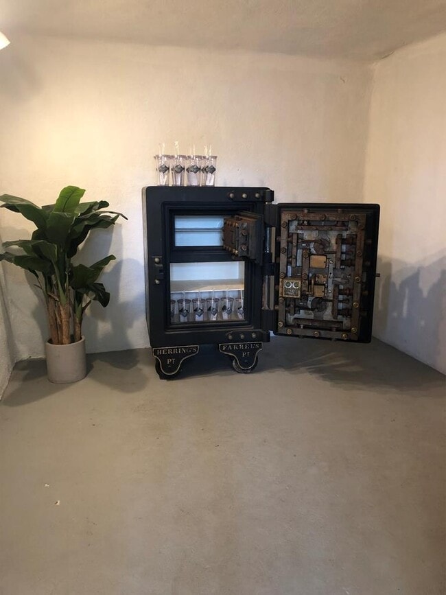 Building Photo - 25514 E Main St