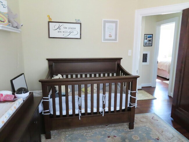 Building Photo - 1157 Beaconsfield Ave