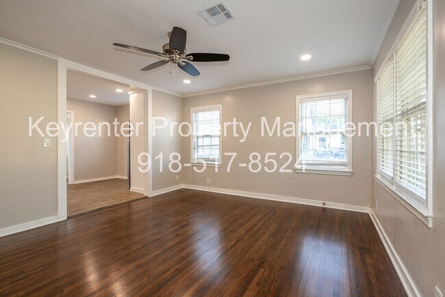 Building Photo - 1502 N Columbia Ave