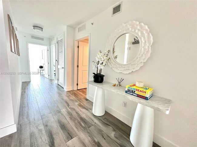 Building Photo - 400 Sunny Isles Blvd