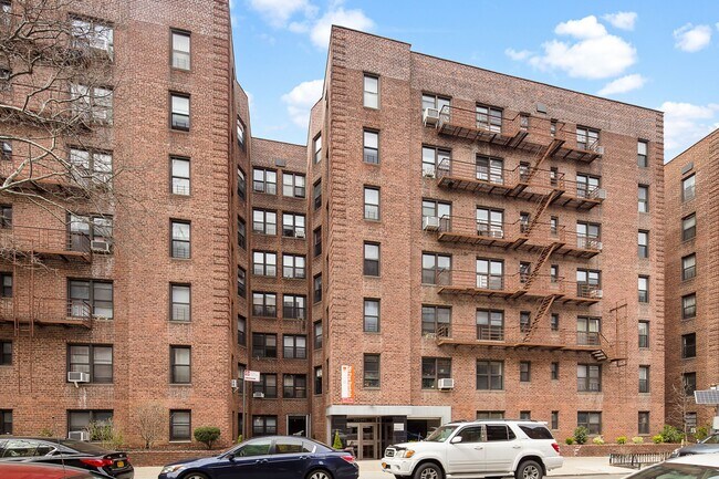 Building Photo - 102-45 62nd Rd