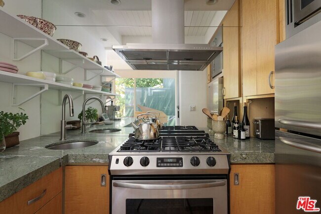 Building Photo - 8322 Ridpath Dr