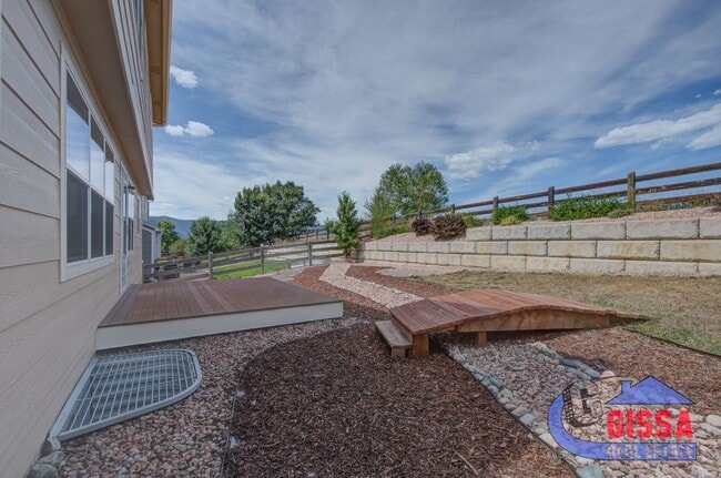 Building Photo - Beautiful home with 4 BR, 3.5 BA, 2 CAR wi...