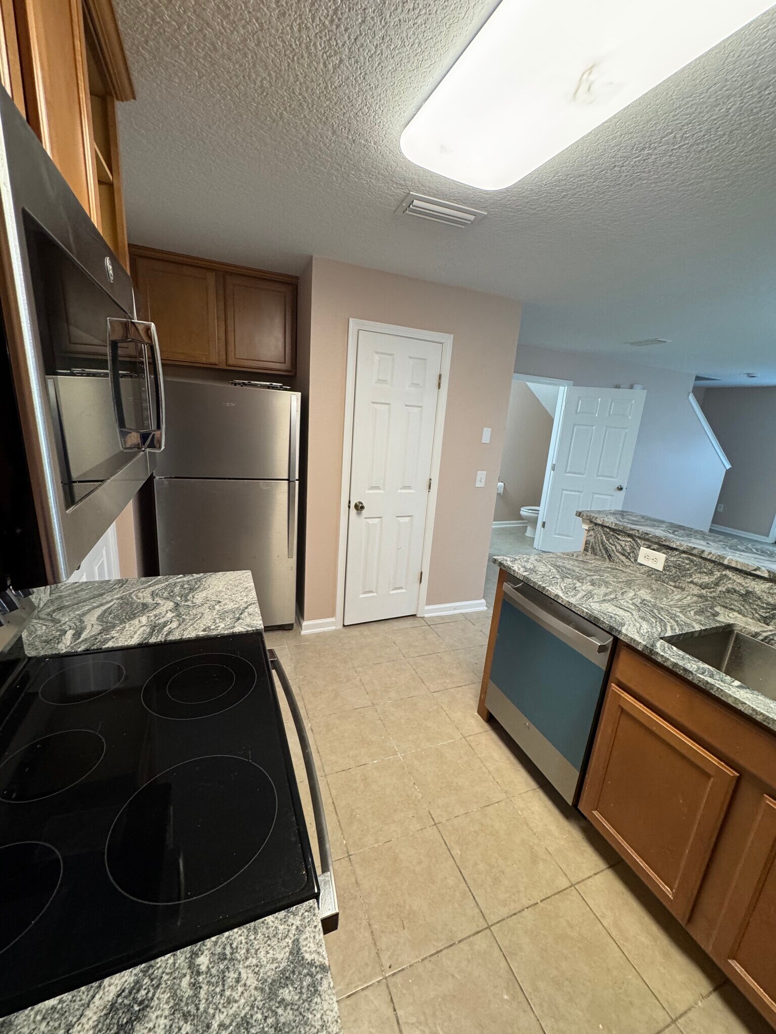 All new stainless appliances (plastic still on) - 1034 N Black Cherry Dr