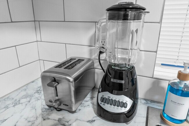 Building Photo - 3101 Old Rte 66