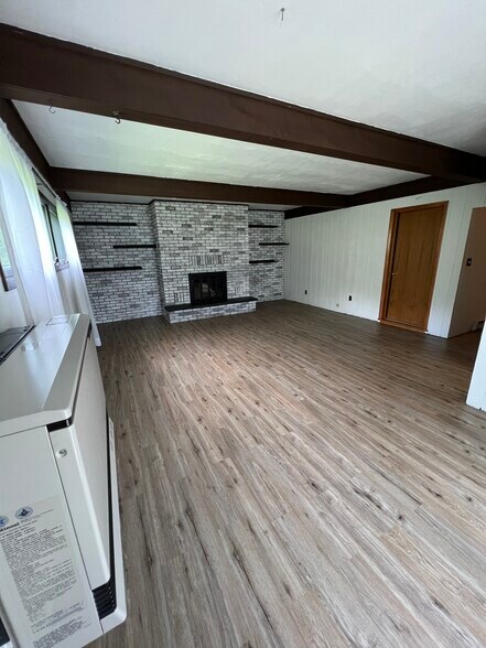 Building Photo - 1720 Heuss Ave