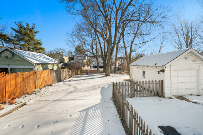 Building Photo - 91 Fennbrook Rd