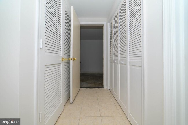 Building Photo - 8016 Merry Oaks Ln