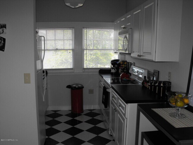 Building Photo - 756 Stockton St
