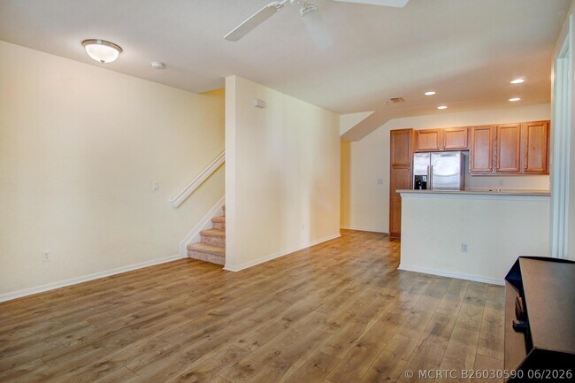 Building Photo - 1020 E Longport Cir