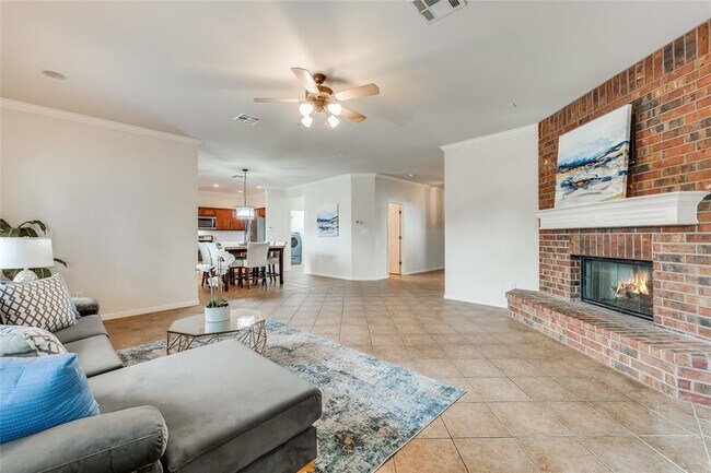 Building Photo - 2501 Alexander Ct