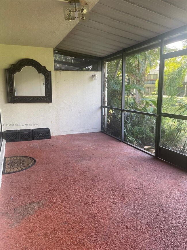Building Photo - 6548 Racquet Club Dr