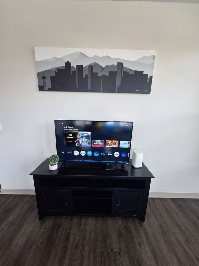 Building Photo - CH-Cortland Flatirons