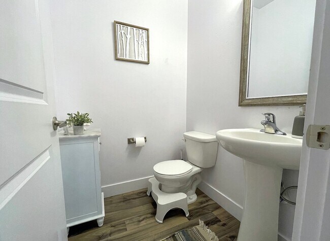 Building Photo - 1766 W Dalmeny Way