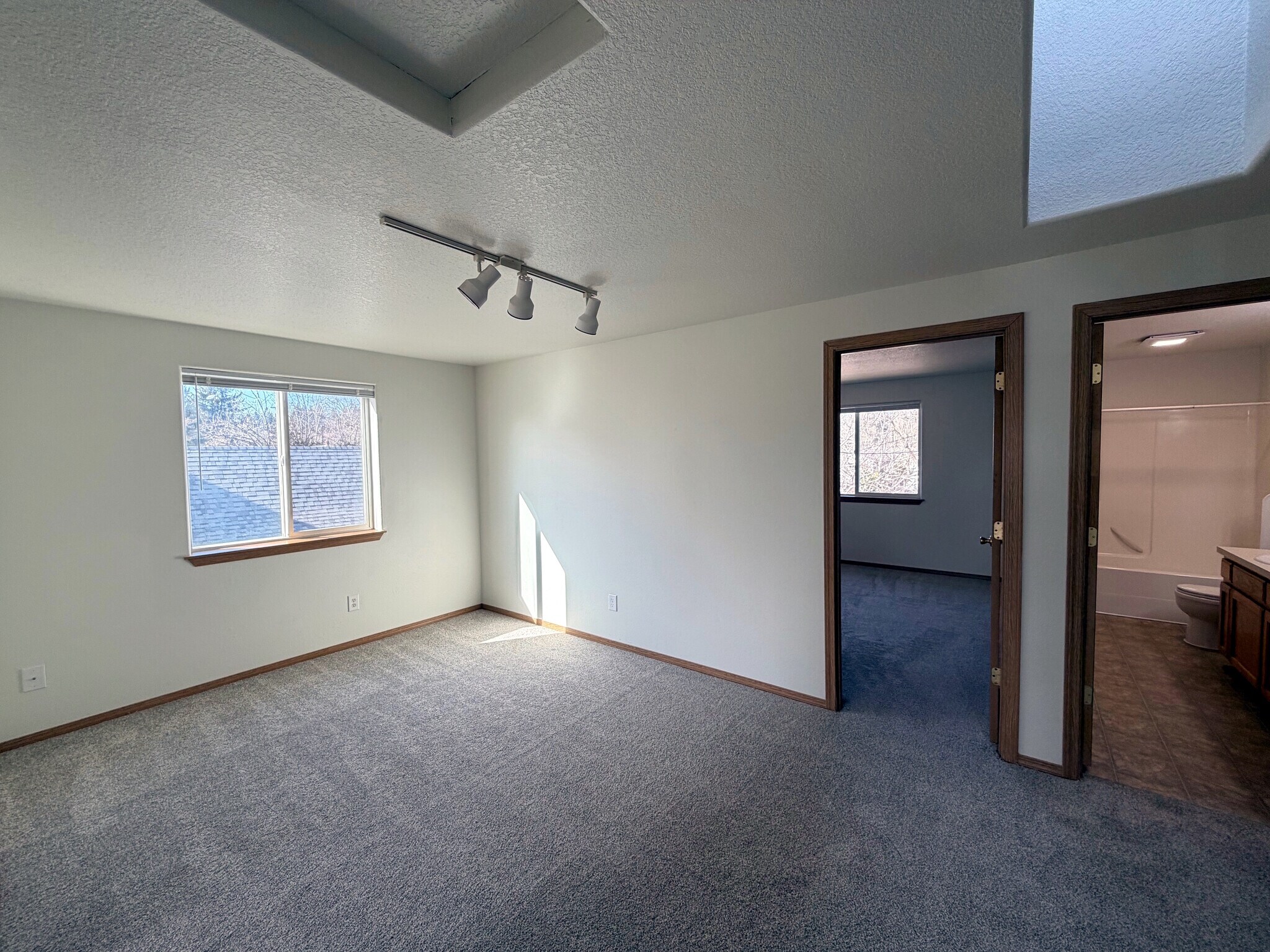 Building Photo - 1139 2nd St NW