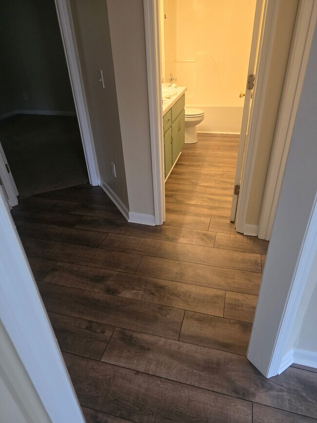 Building Photo - 137 Laredo Cir