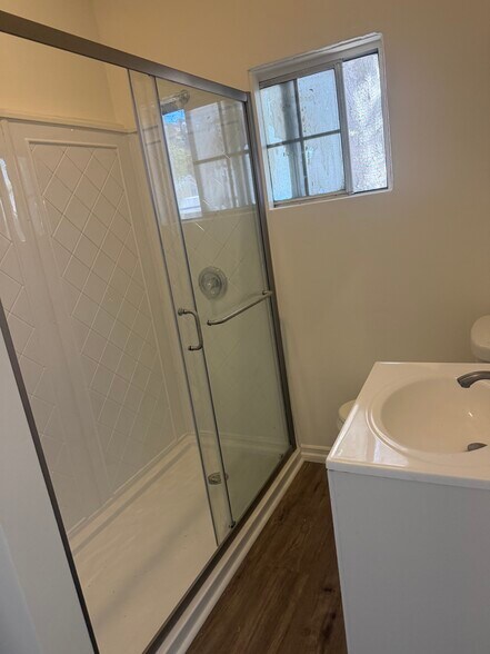 Building Photo - 2108 Casitas Ave