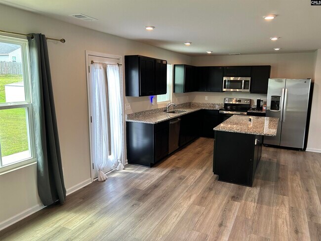 Building Photo - 3032 Blue Brook Ln