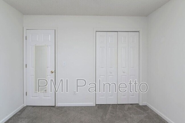 Building Photo - 212 Brookstone Way
