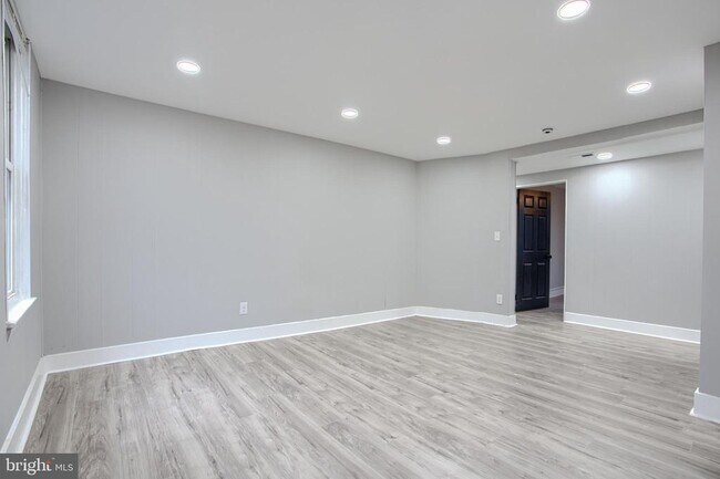 Building Photo - 3807 Fleetwood Ave