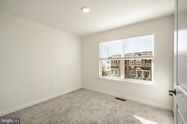 Building Photo - 1832 Boulder Dr