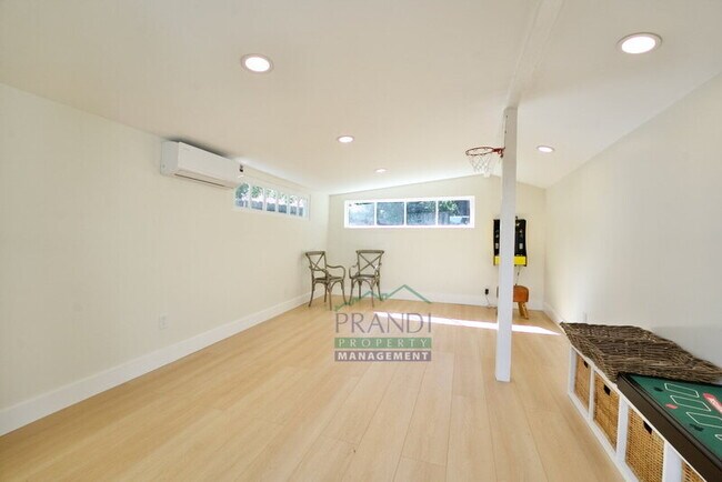 Building Photo - 49 Locust Ave