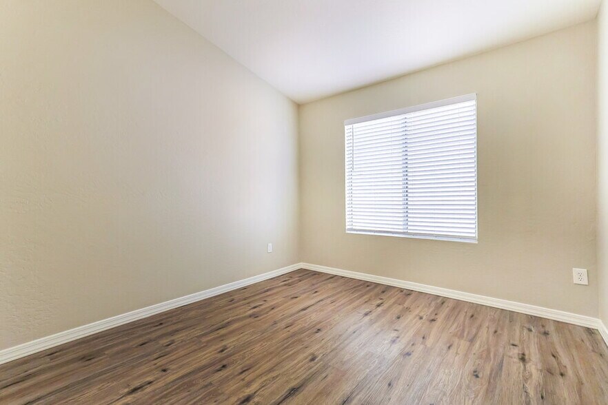 Building Photo - 7517 E Nopal Ave