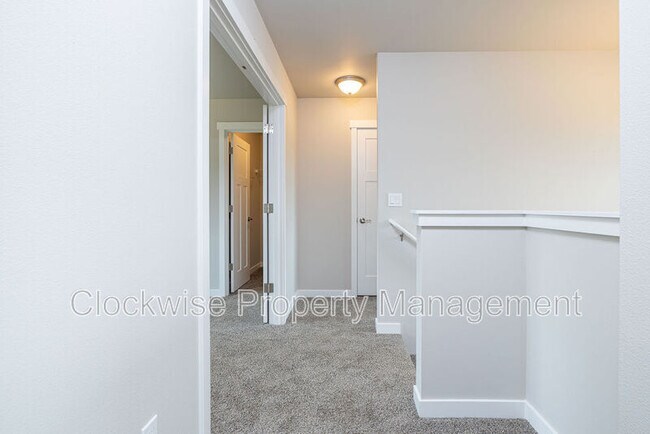 Building Photo - 206 Tacoma Ct NW