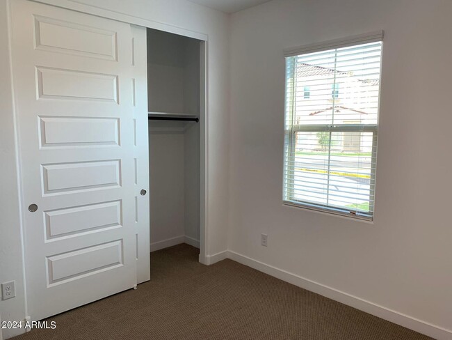 Building Photo - 4077 S Sabrina Dr