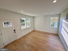 Building Photo - 635 Upland Pl