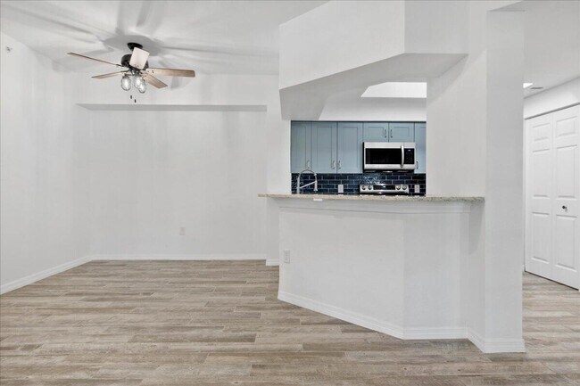 Building Photo - 3023 Alcazar Pl