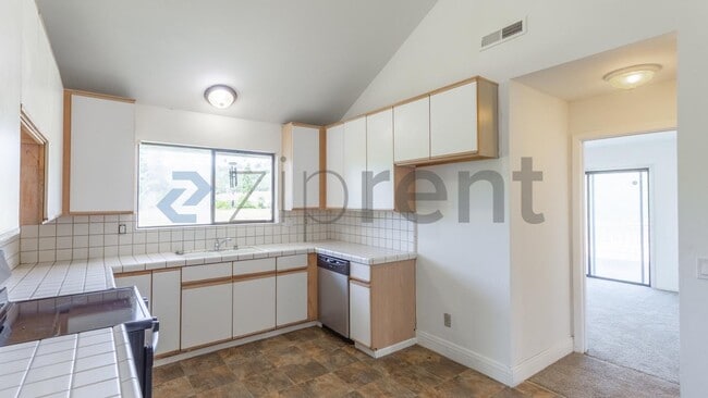 Building Photo - 196 Browns Valley Rd