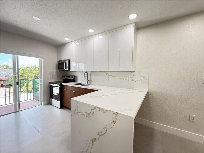 Building Photo - 3514 W 76th St