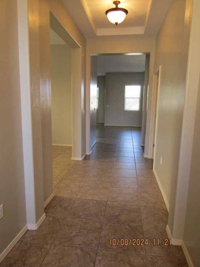 Building Photo - ** Move In Special $1,000.00 off first mon...