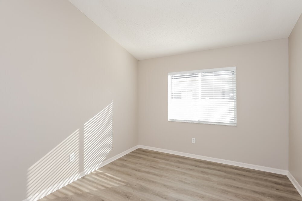 Building Photo - 12620 Longcrest Dr