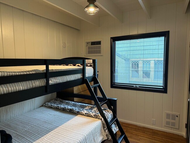 Building Photo - 581 Bayberry Walk