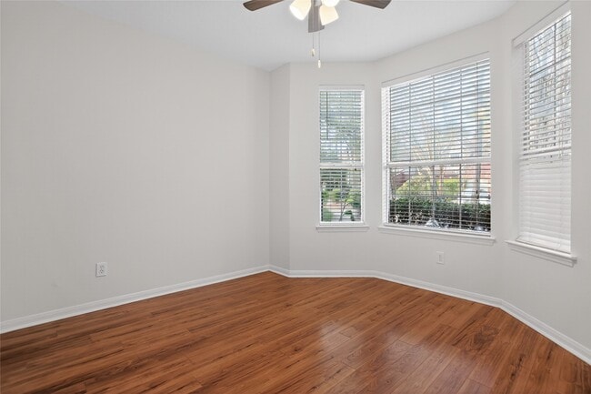 Building Photo - 15 S Avonlea Cir