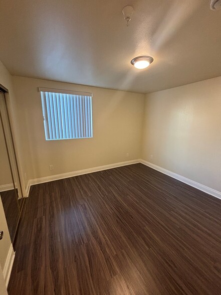 Building Photo - 539 W 93rd St