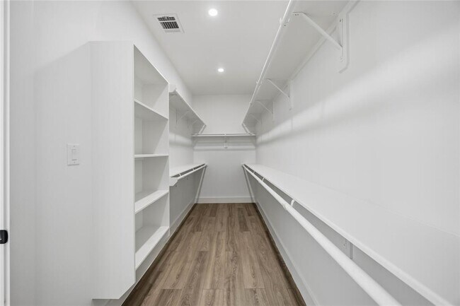 Building Photo - 513 Archer St