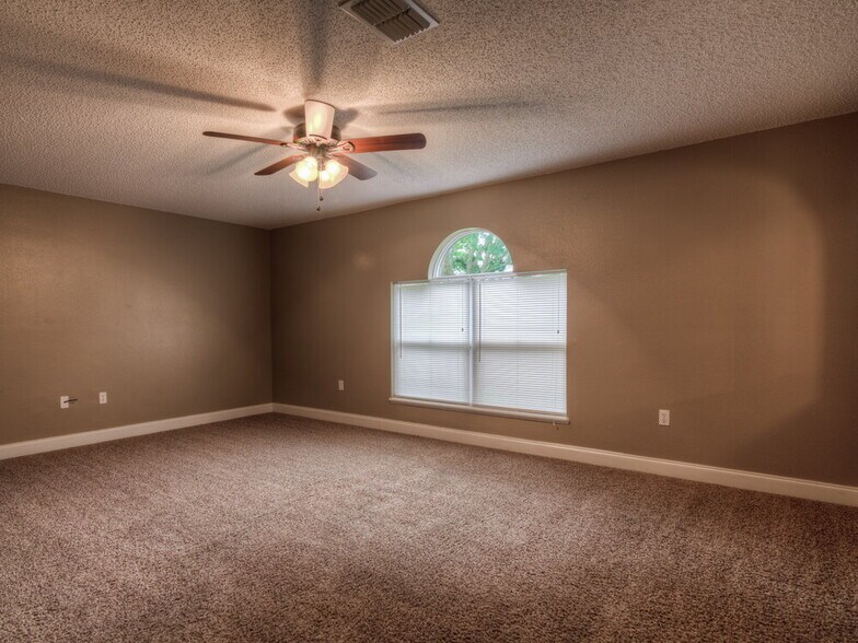 Building Photo - 4231 Stonefield Dr