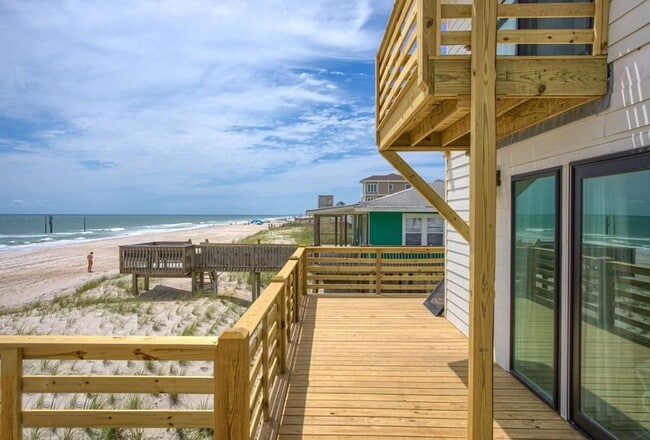 Building Photo - OCEANFRONT FURNISHED OFF-SEASON MONTHLY RENTAL - AVAILABLE NOW THROUGH MARCH '26