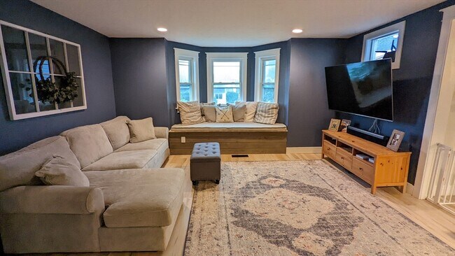 Building Photo - 76 Milk St