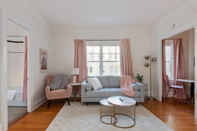 Building Photo - 2015 NW Flanders St